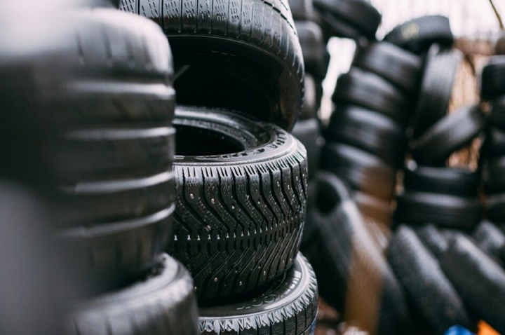 Como a reciclagem de pneus revela uma política pública integrada no Brasil